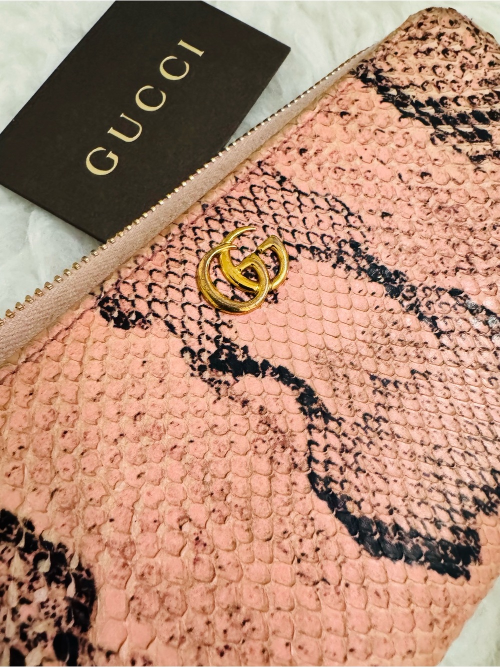 Gucci Pink Snakeskin Zip Wallet with Gold GG - Picture 4 of 13